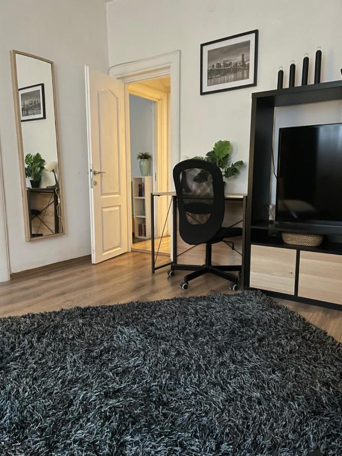 Old City Centre - Unforgettable House Bukares Bagian luar foto